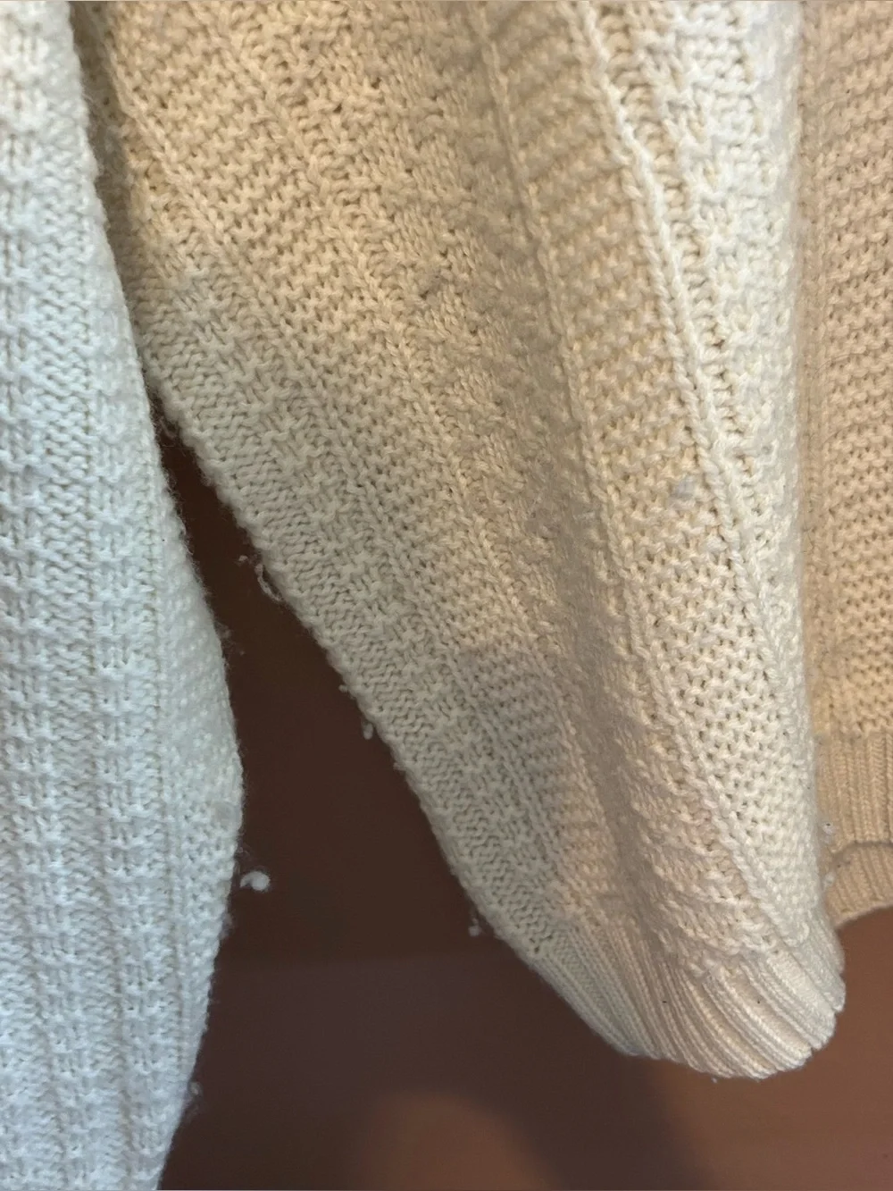 Vintage 90’s Aeropostale Wool V Neck Knit Sweater Cream / Green Men’s XL